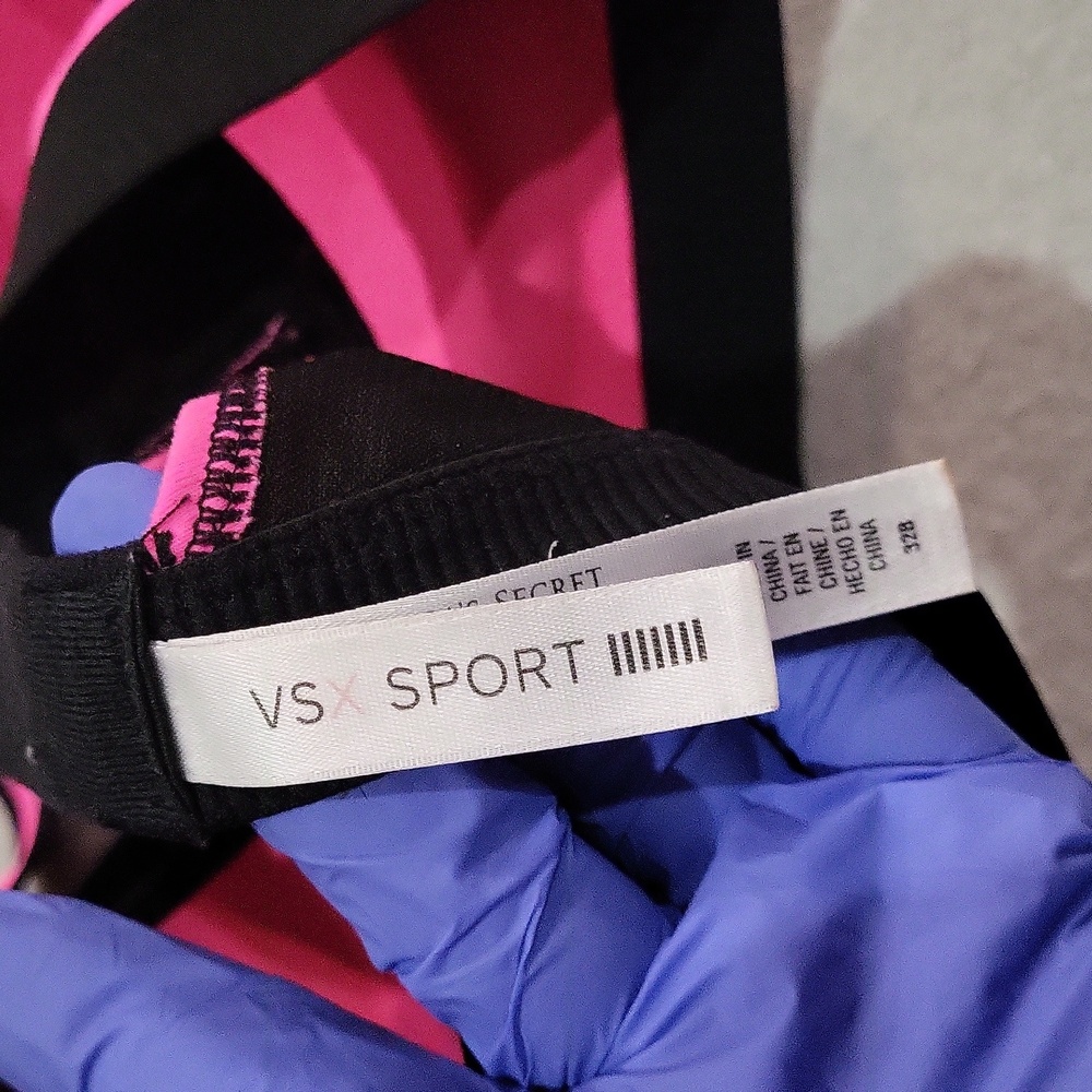 Victoria's Secret Short Bra - Picture 8 of 11